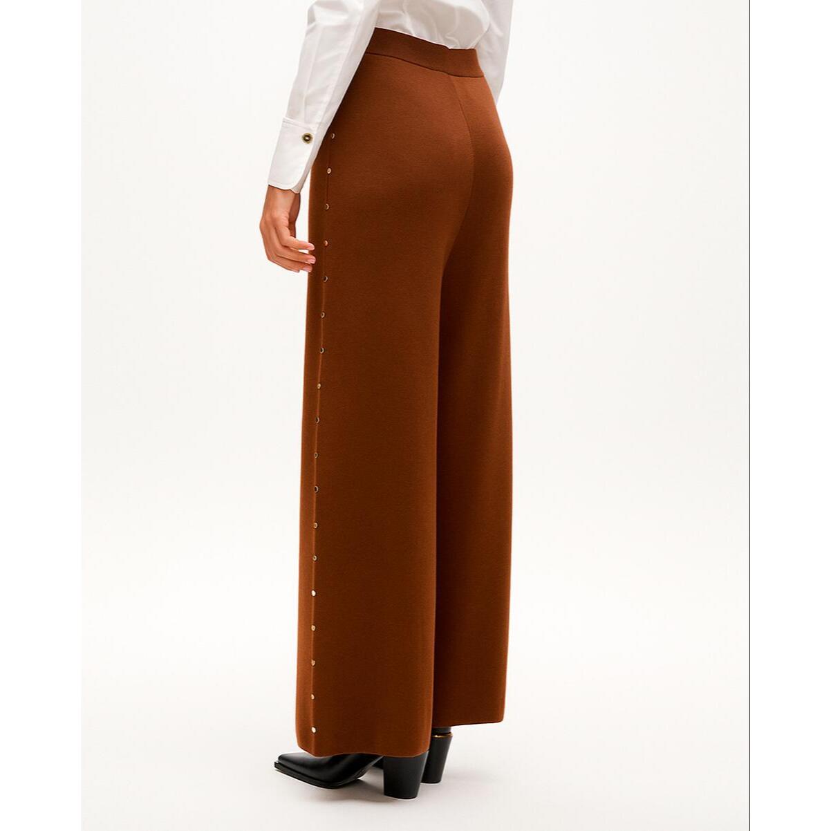 Pantaloni dritti con borchie laterali