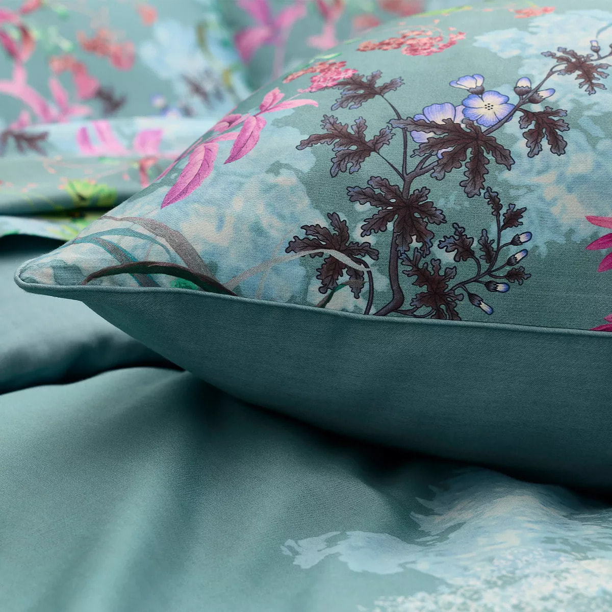 Lot de 2 taies satin de coton 90 fils/cm² 115 g/m² imprimé bleu violet Ombres boisees givre