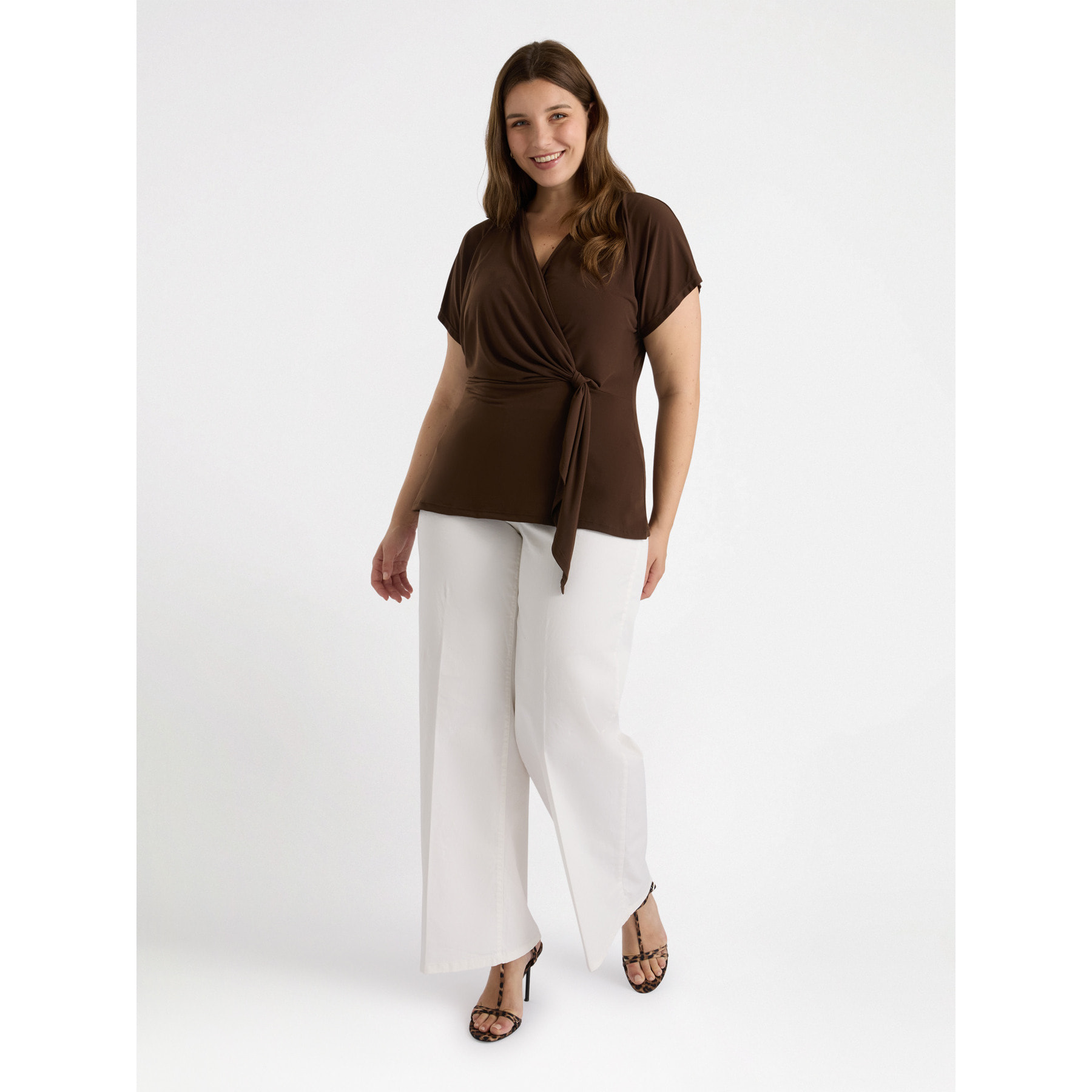 Fiorella Rubino - T-shirt in jersey con incrocio - Marrone