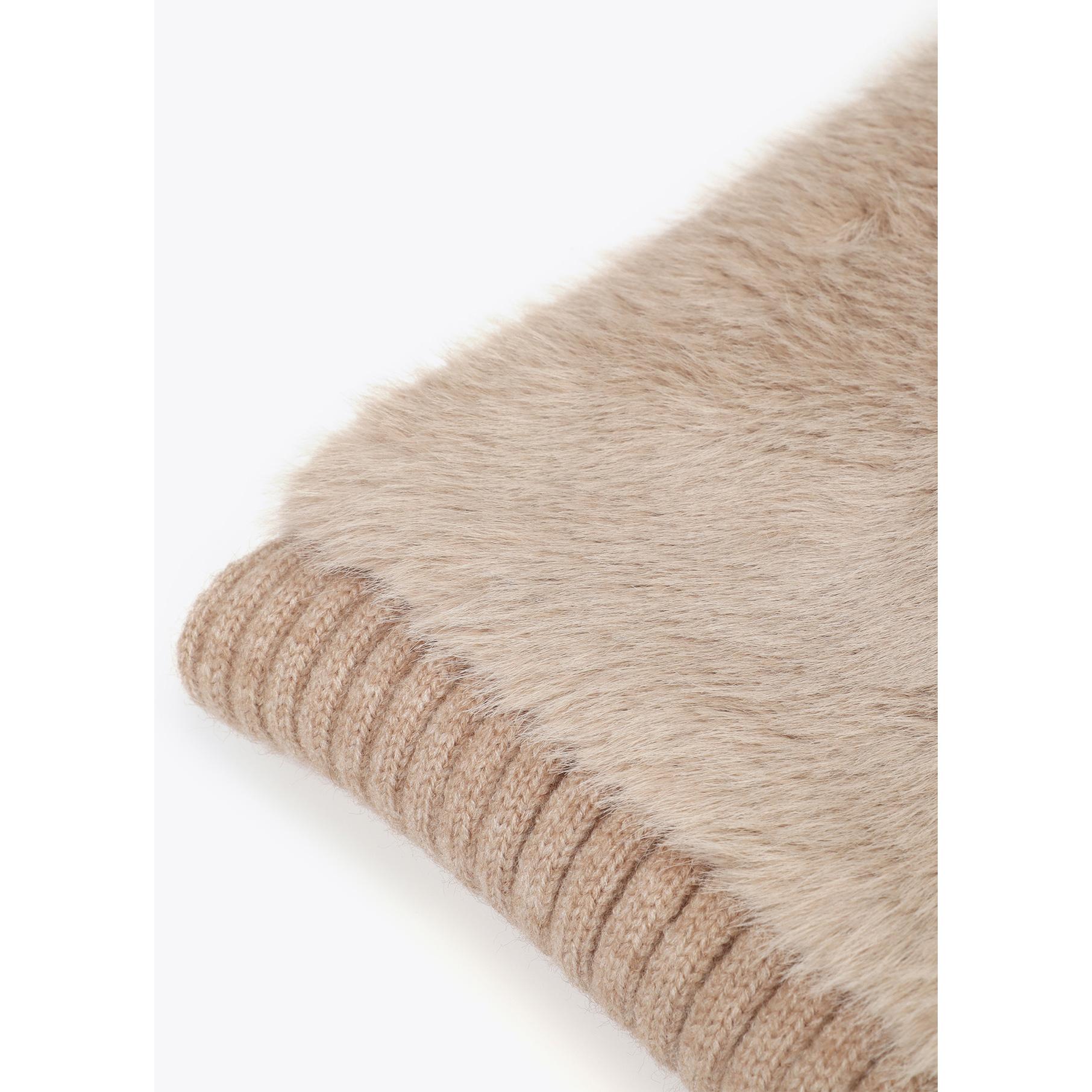 Sciarpa in maglia ed effetto pelliccia