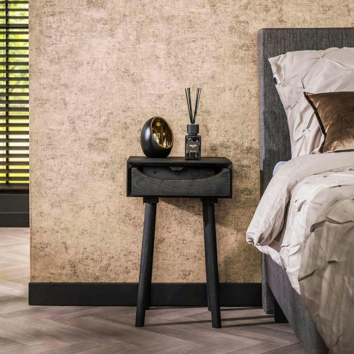 Table de chevet noire en bois avec tiroir ouvert WOODY