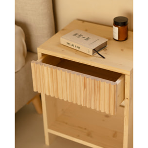 Mesita de noche de madera maciza con un cajón en tono natural de varias medidas