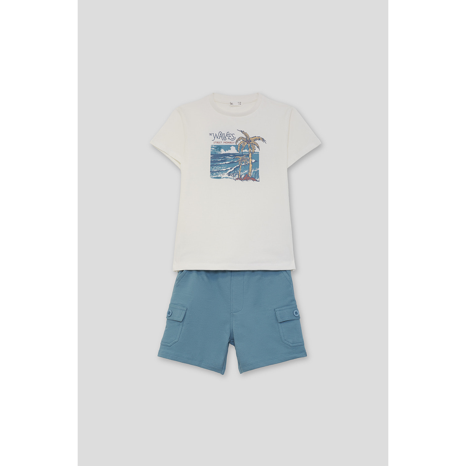 Conjunto Camiseta con Estampado de Olas y Palmera Tropical con Shorts Cargo de Verano | Color: Crudo | Street Monkey