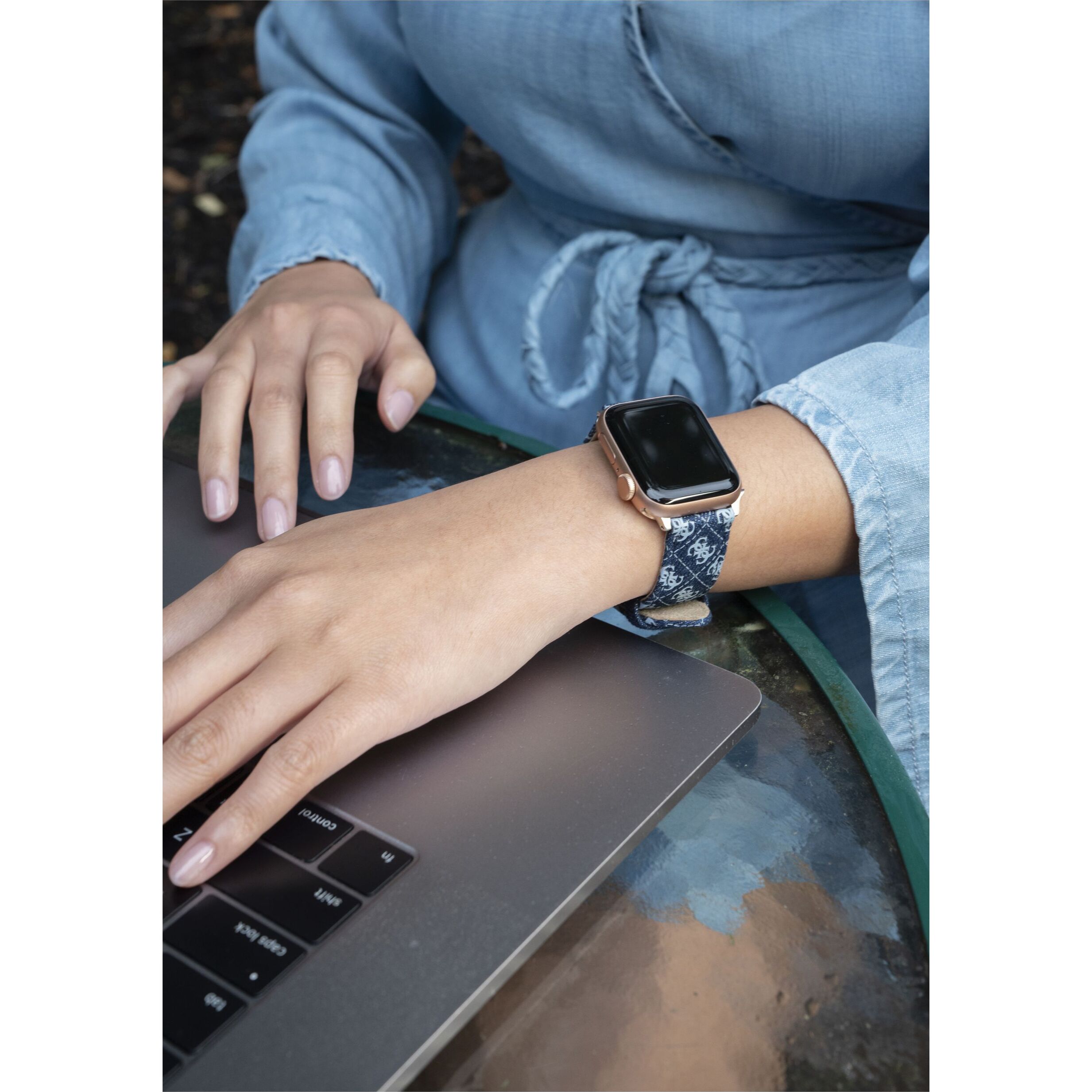 Guess Cinturino Per Orologio Guess Apple Band