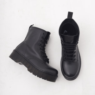 ANFIBIO 8 BUCHI PLATFORM NERO