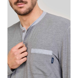 Pijama hombre suave tejido, escote con abertura de botones, manga larga y pantalón largo de corte regular con bolsillos laterales