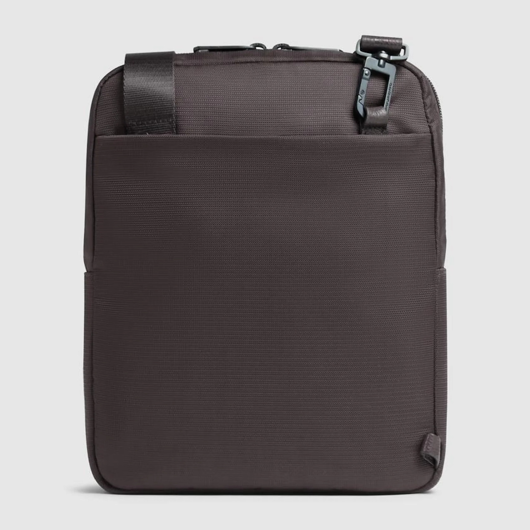 Piquadro Borsello porta iPad® in tessuto riciclato e pelle con protezione RFID