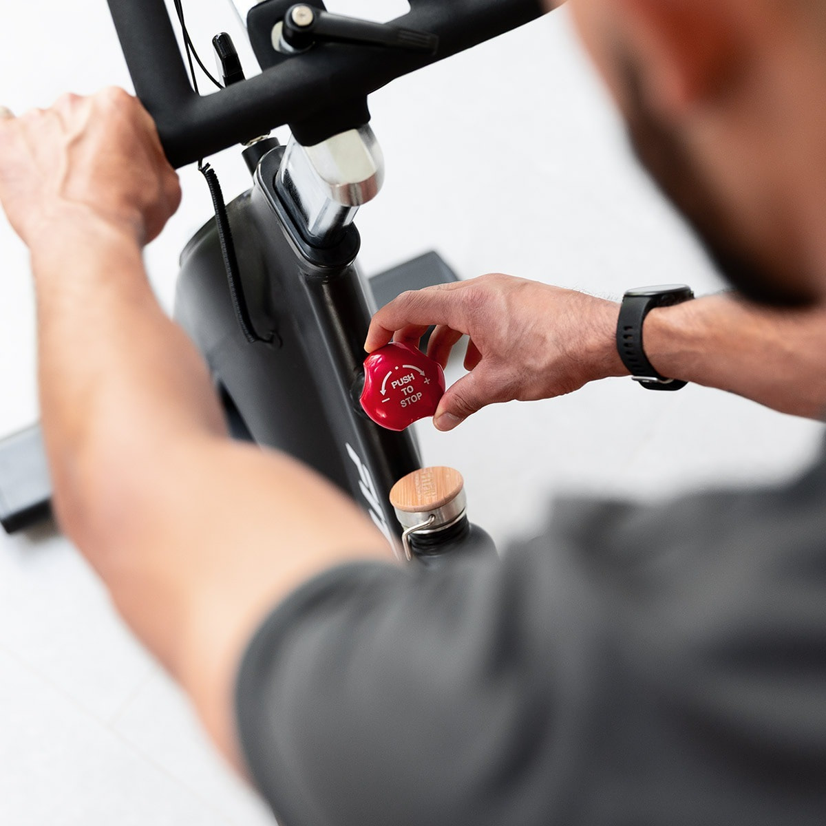 Bicicleta indoor FITFIU disco inercia 24kg, pulsometro y regulable