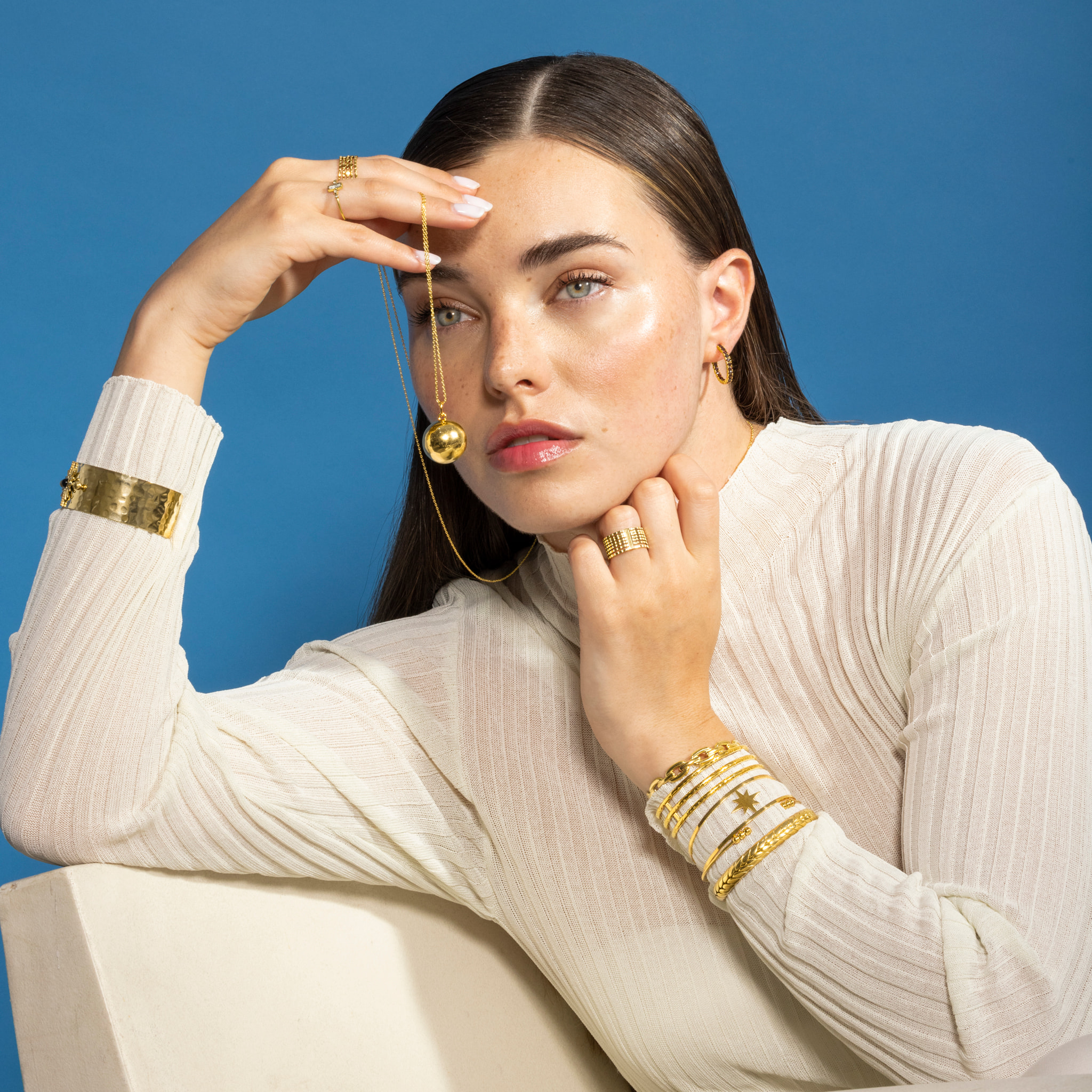 Pulsera acabada en oro amarillo de 18K