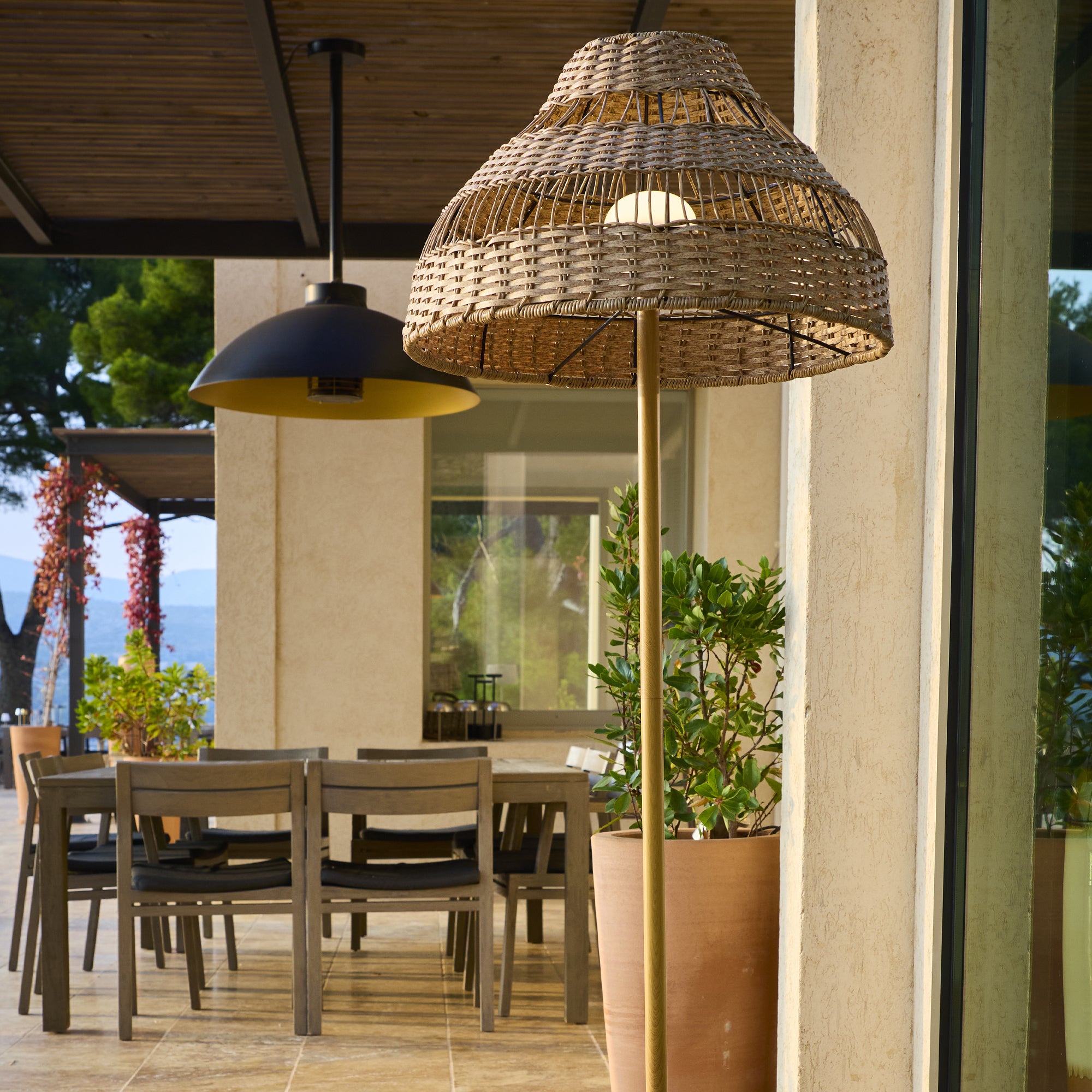 Lampadaire sans fil ELION RGB H170CM