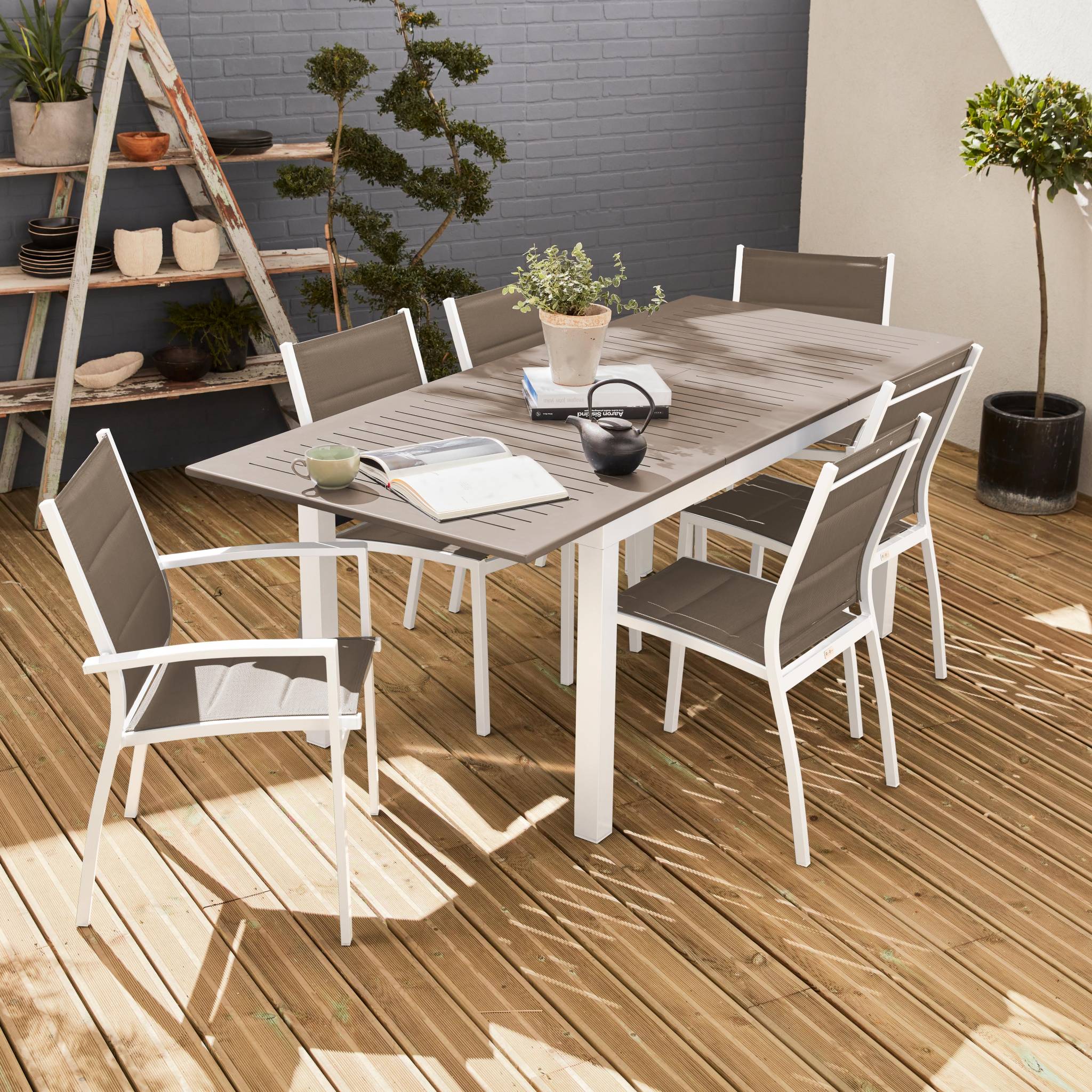 Table de jardin extensible aluminium + 6 assises - Chicago 210 Taupe - Table en aluminium 150/210cm avec rallonge et 6 assises en textilène