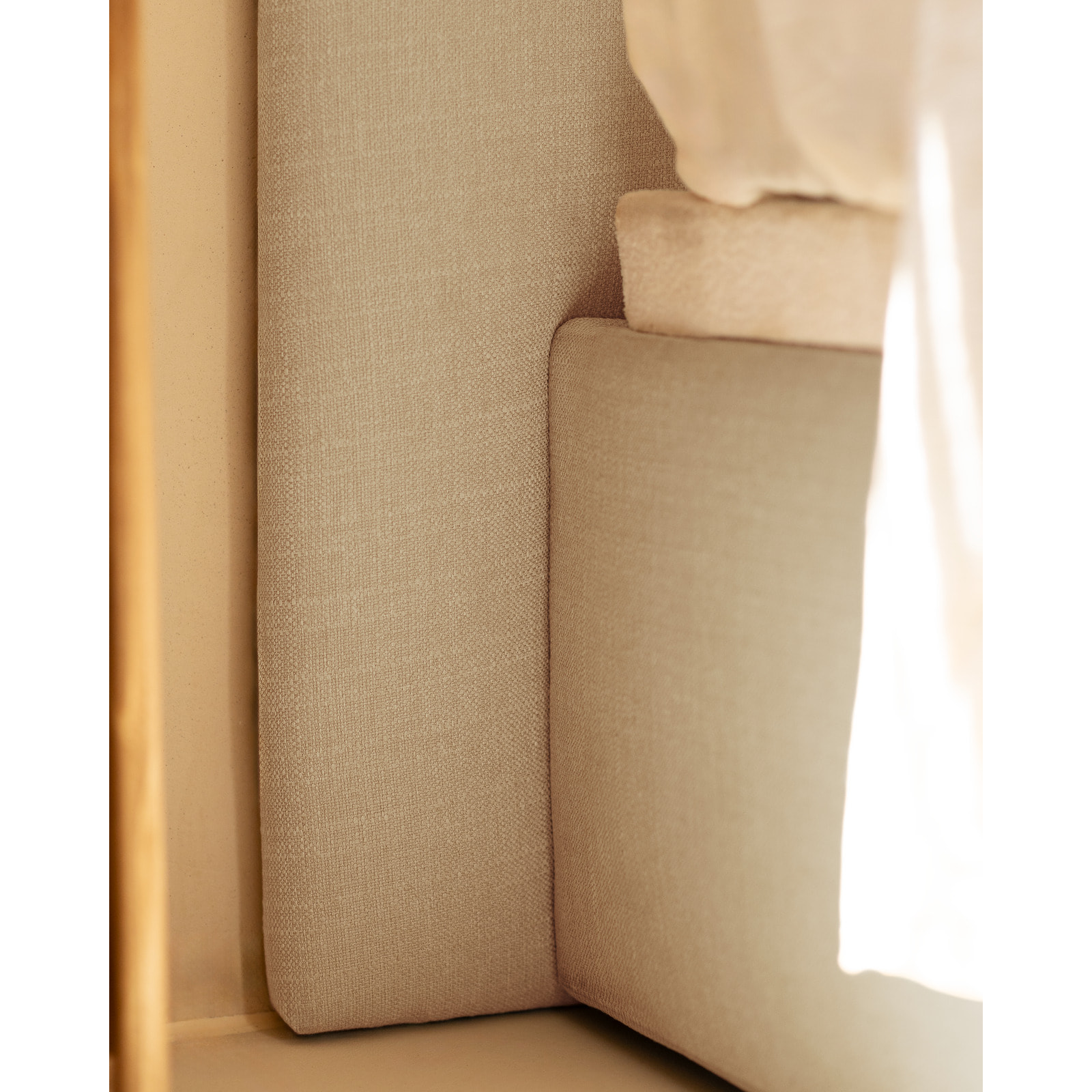 Lit coffre en ton gris clair pour les sommiers en différentes tailles