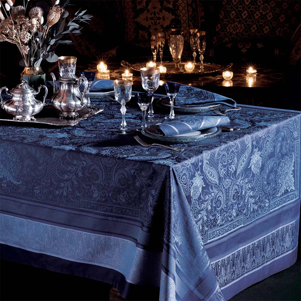 Chemin de table coton mélangé anti tache motif jacquard Persina crepuscule