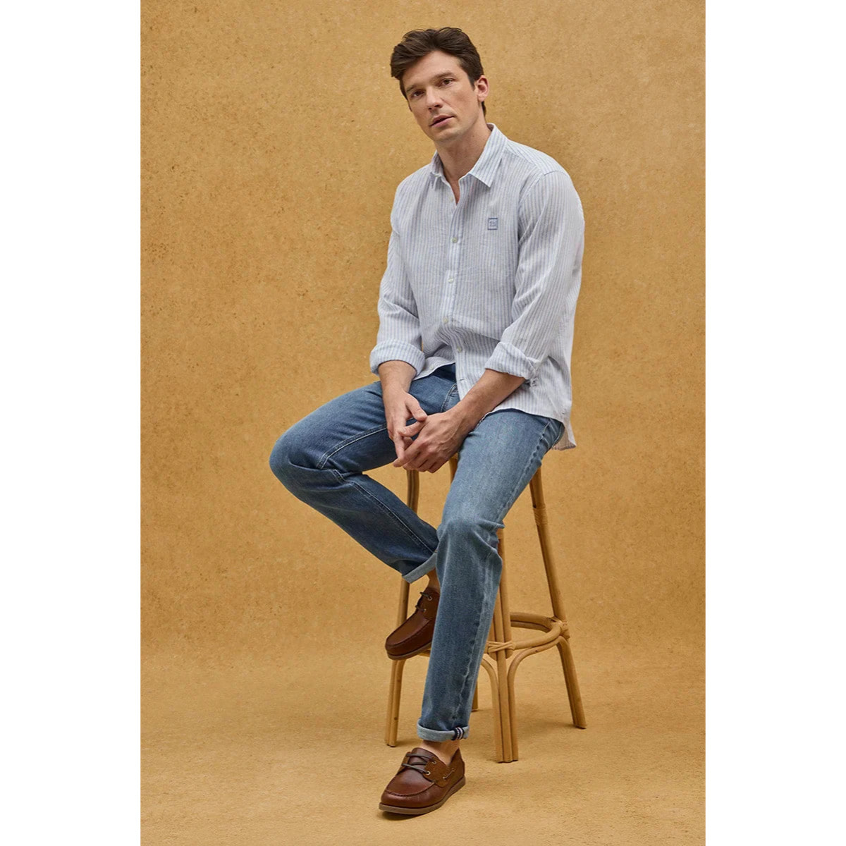 Camicia a righe bianca con colletto alla francese, taglio regolare e ricamo Polo Club