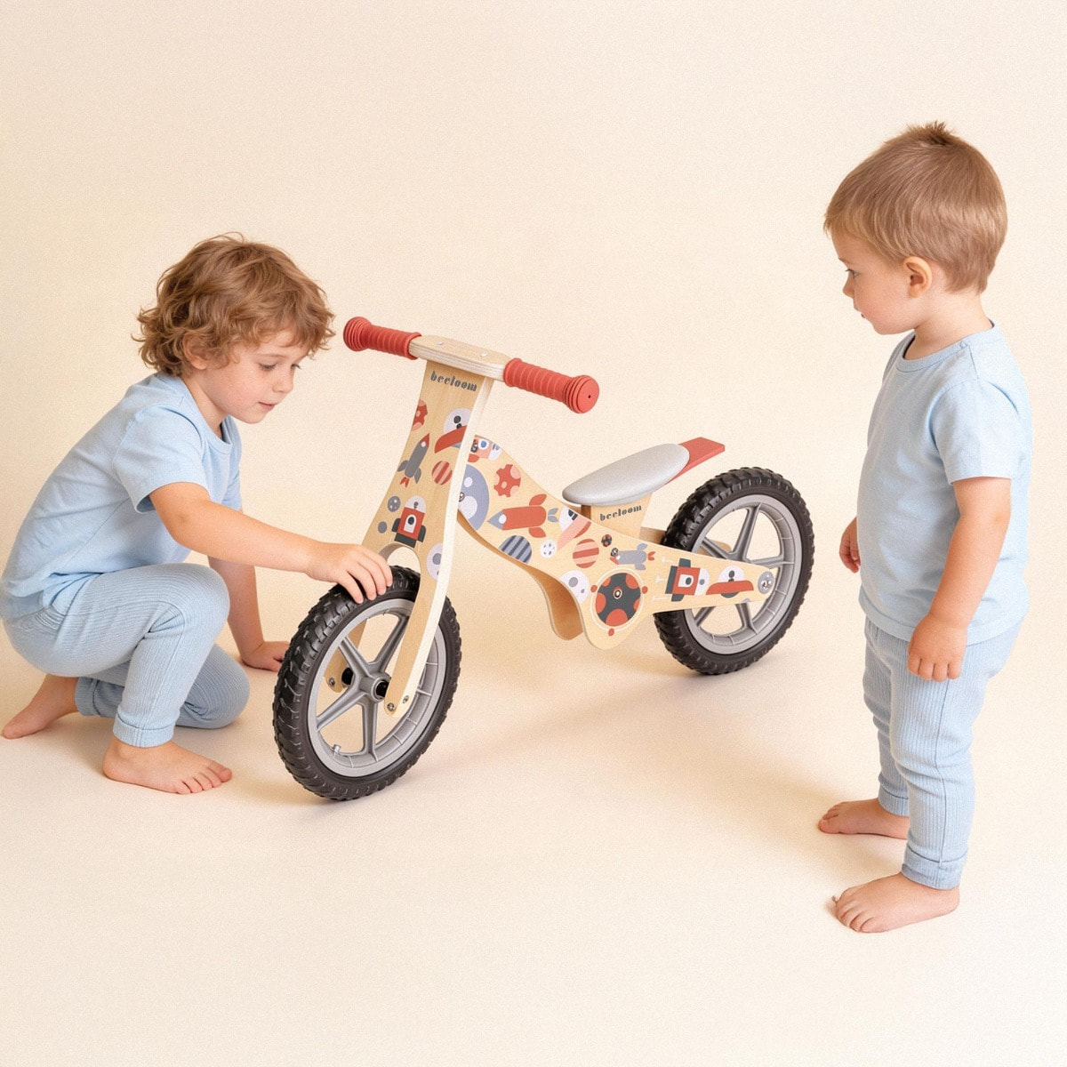 Bicicleta sin pedales COSMO BIKE bici infantil de madera diseño rojo