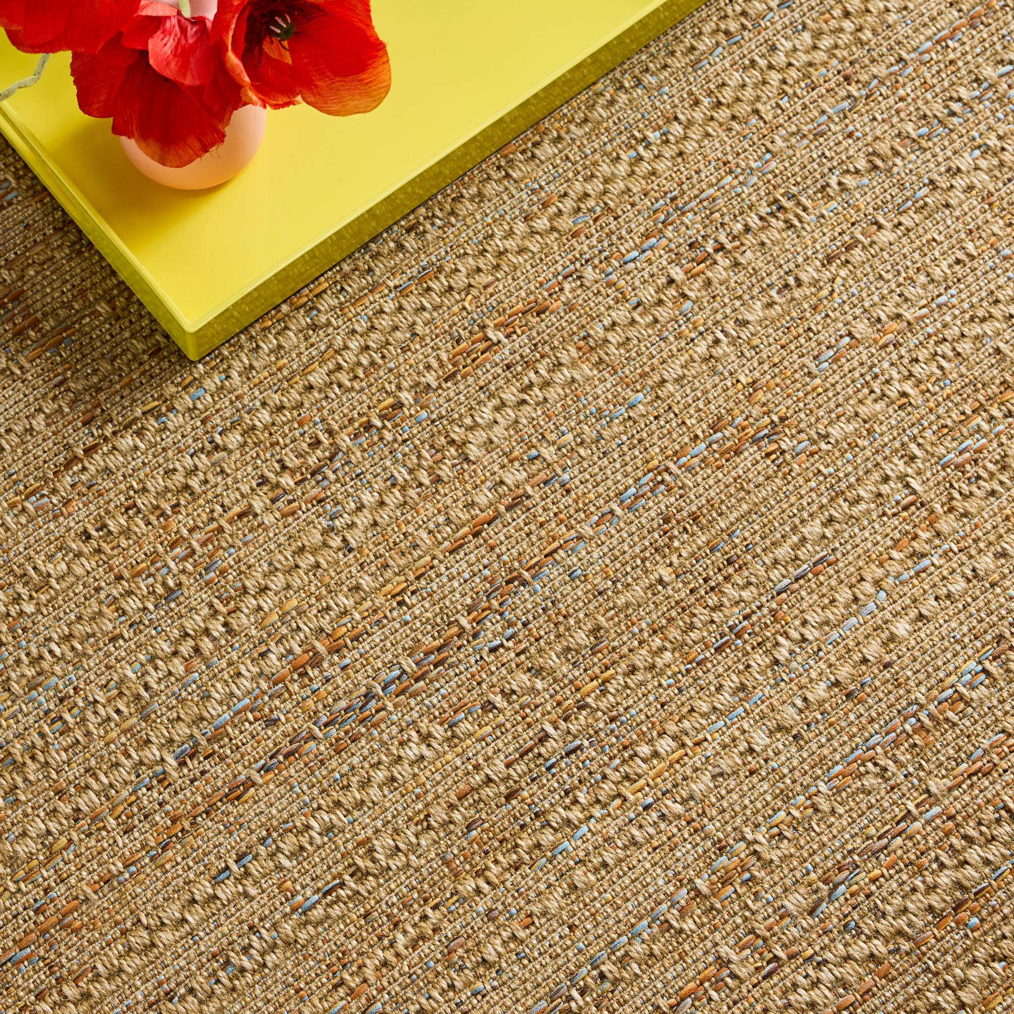 Tapis intérieur/extérieur effet jute claire avec touches de couleur EMILY