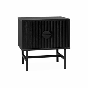 Table de chevet noire décor bois rainuré. un tiroir. L 48 x l 39 x H 50cm