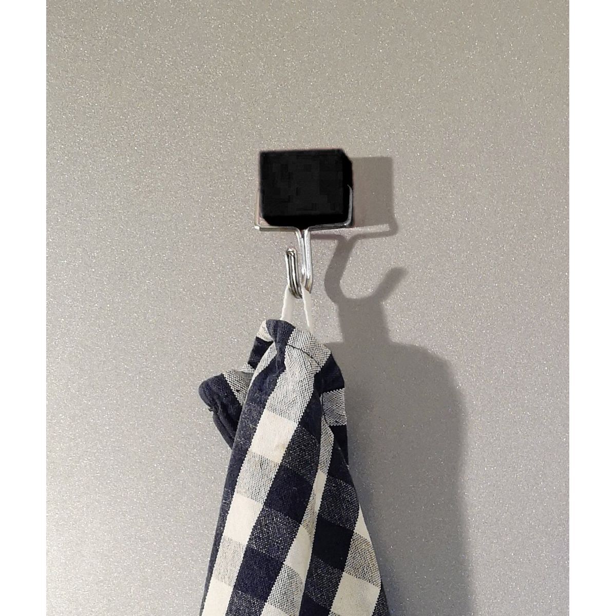 Ensemble de 4 crochets muraux magnétiques noir et blanc Fackelmann Tecno