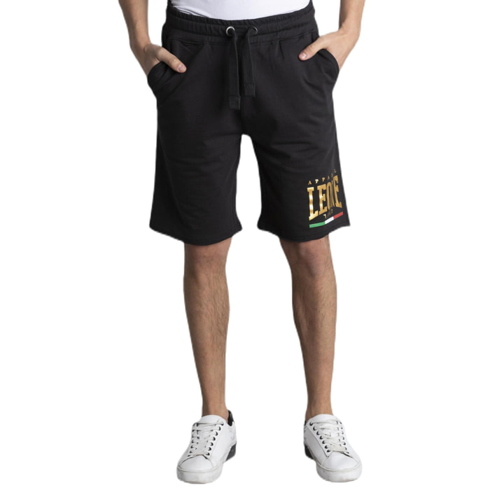Pantalones cortos dorados para hombre.