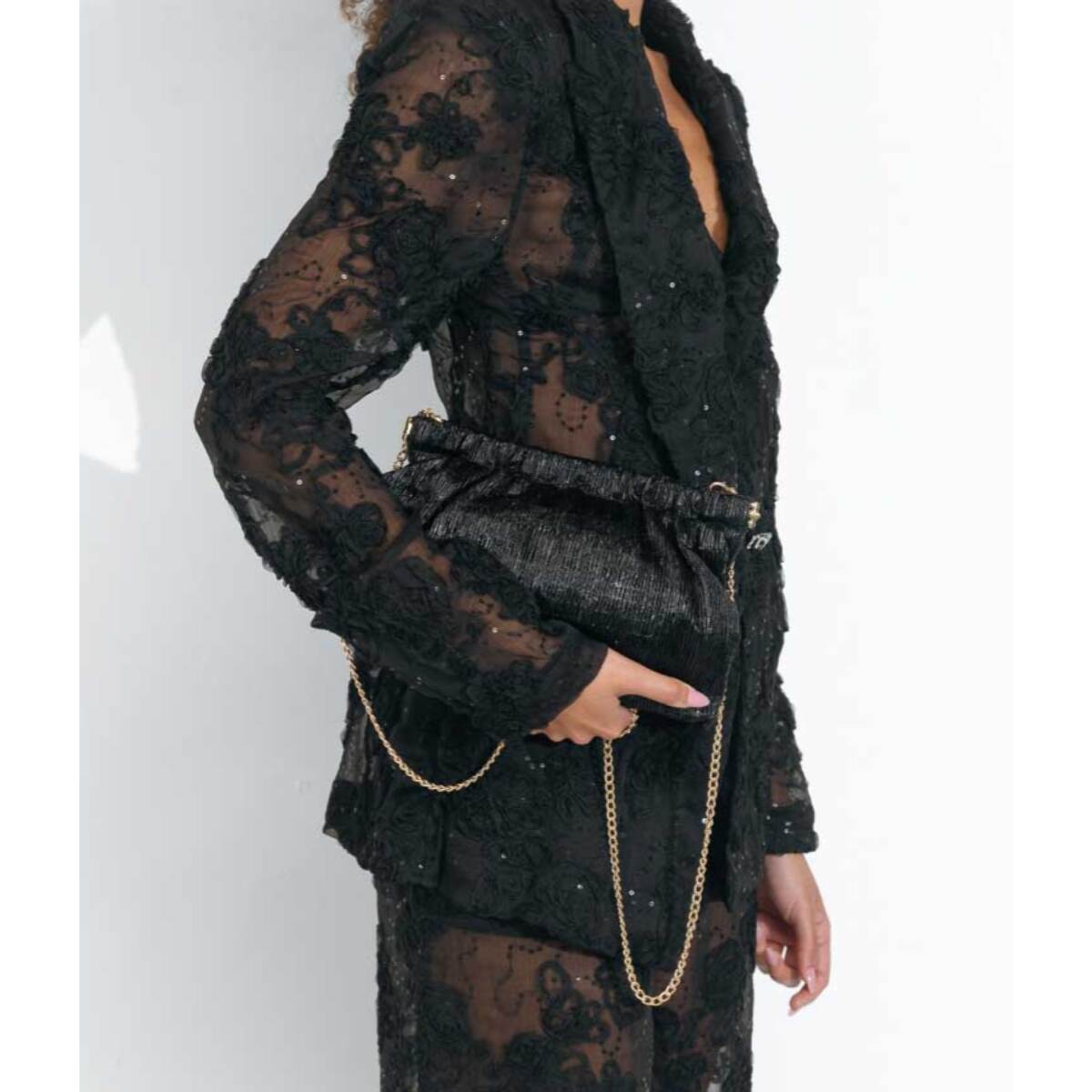 Bolso de fiesta negro con boquilla