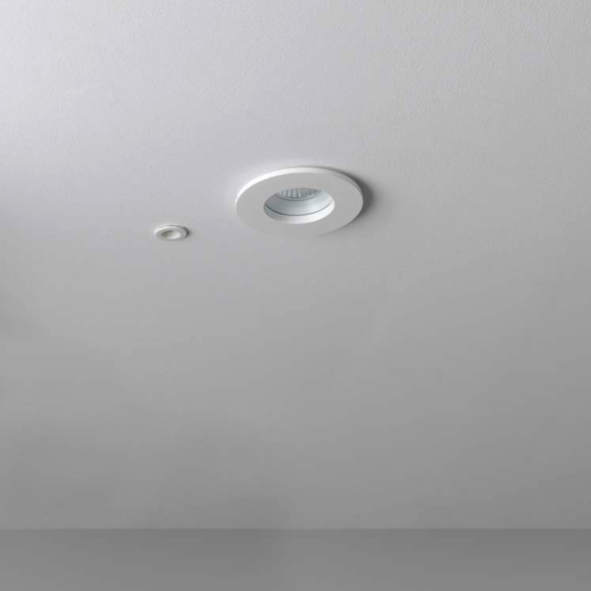 LEDS·C4 Downlight Play 13W 2700K Cri 80 32.4º Blanco Ip20 1249Lm