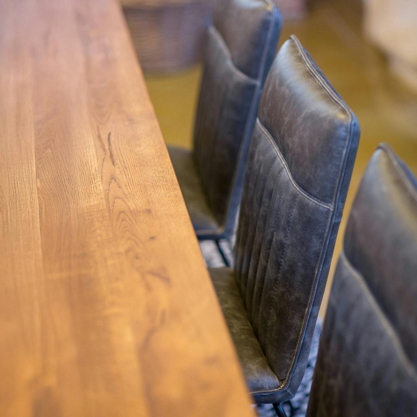 Table à manger 240 cm bois/métal pied croisé OKA