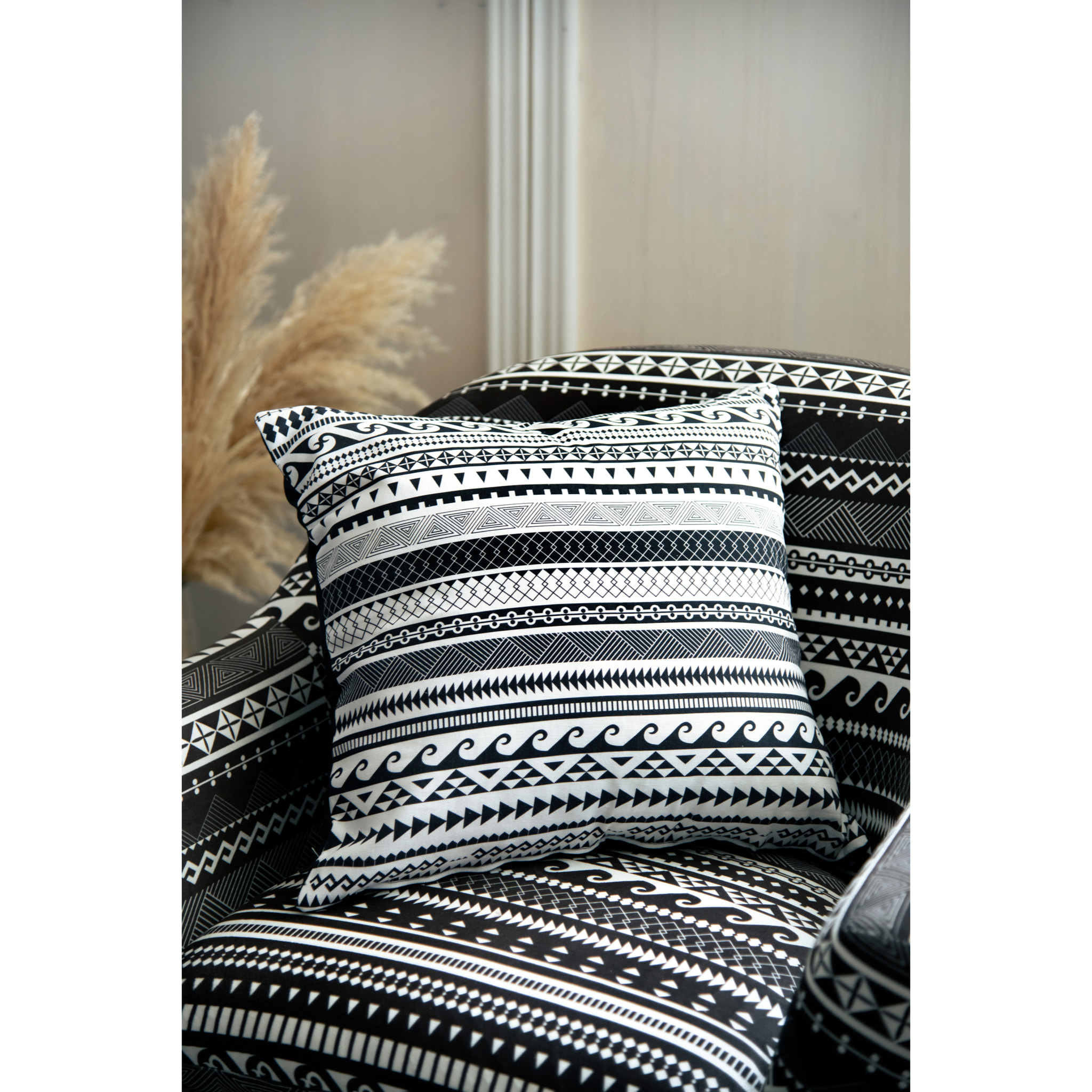 Poltrona Excelsa Etnico in poliestere e multistrato 70,5x65x83 cm multicolore