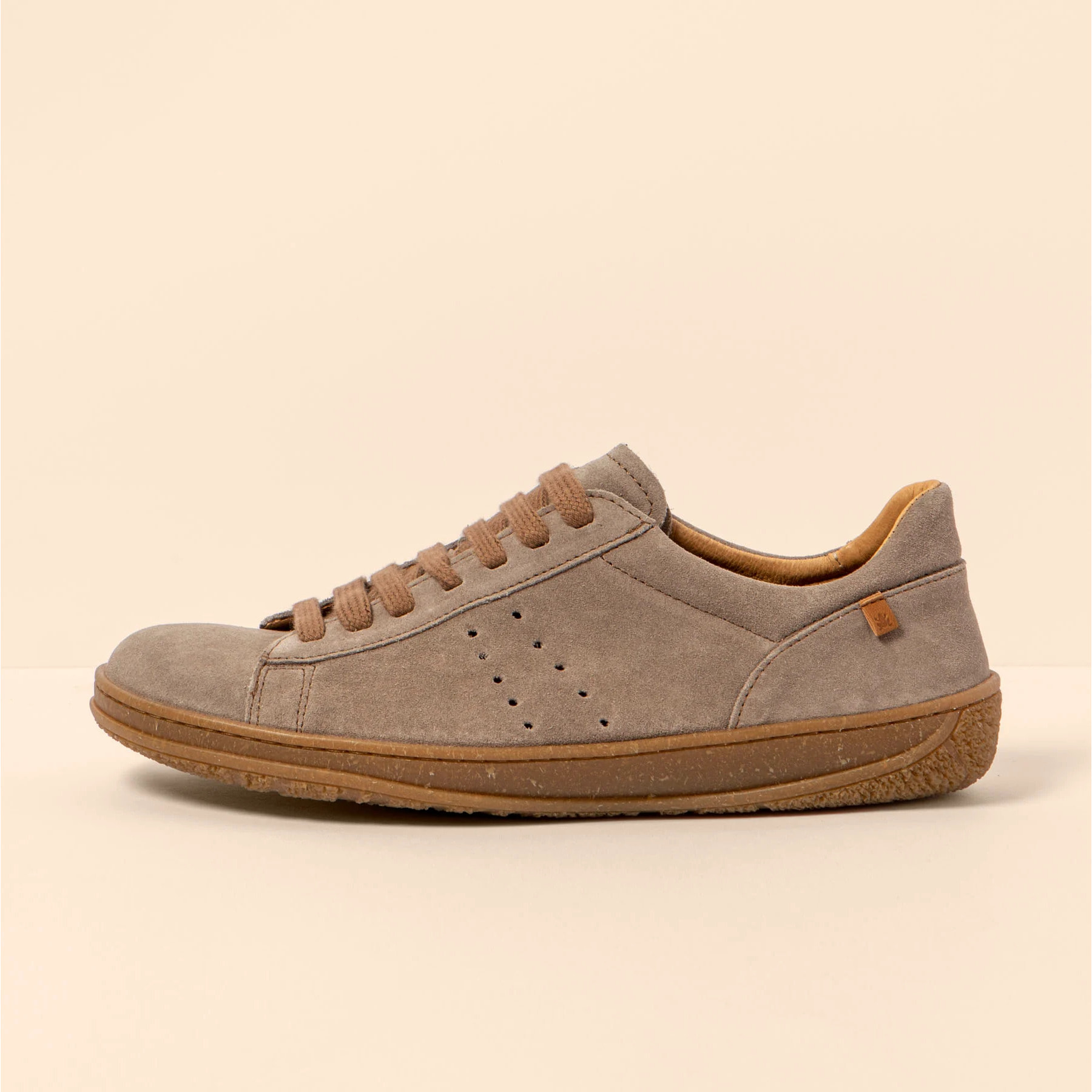 Zapatos N5395 SILK SUEDE TAUPE /AMAZONAS color Taupe