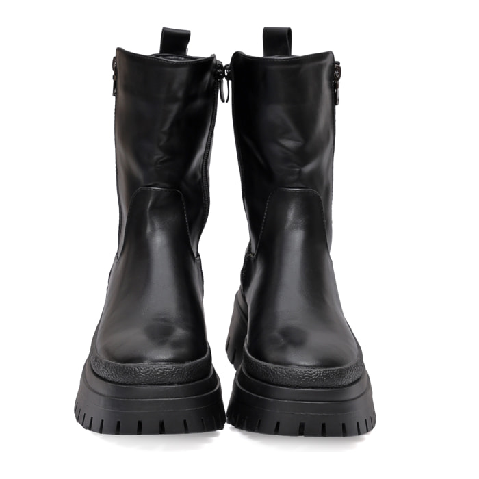 Stivaletto in simil pelle con cintura finta