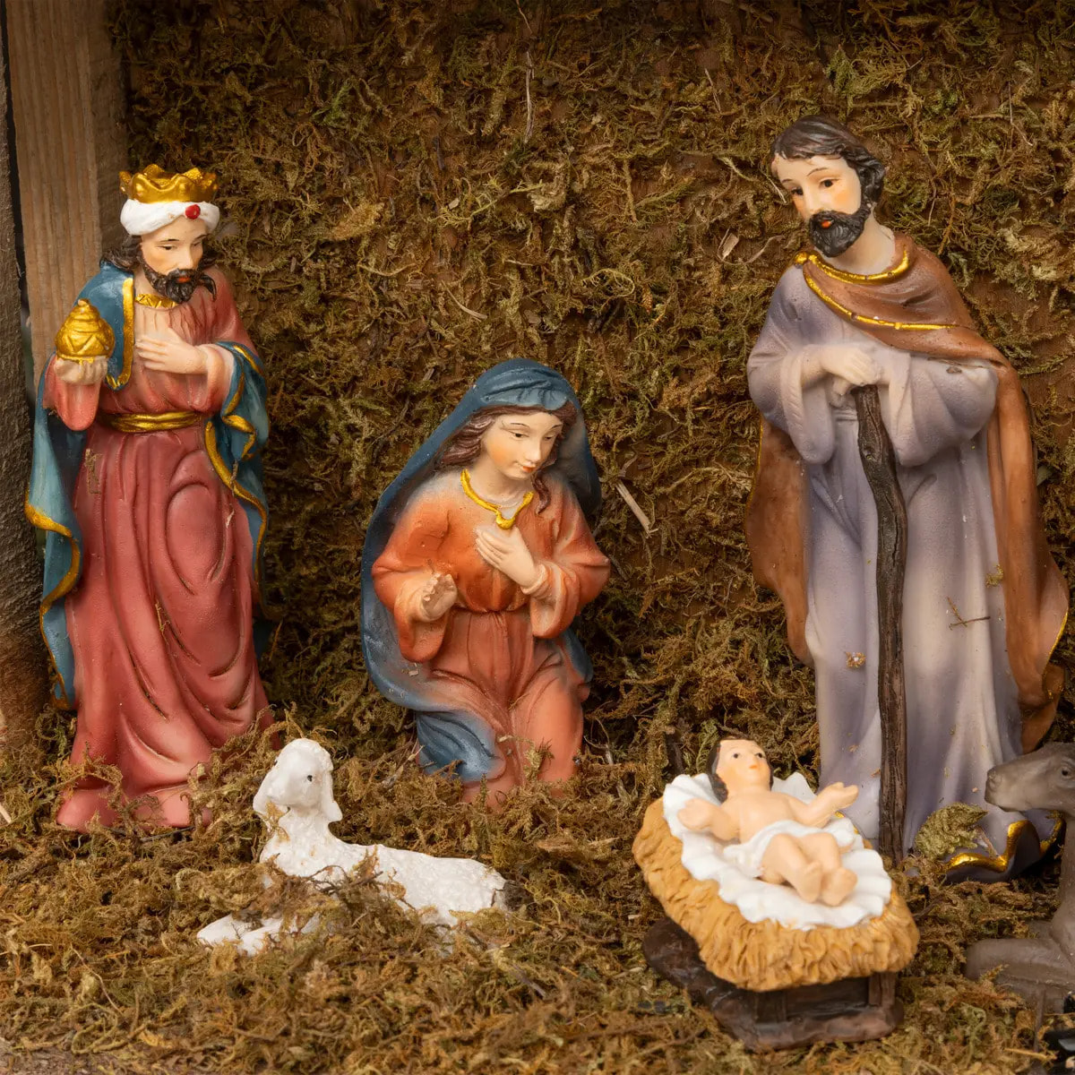 Crèche de Noël avec 8 santons 35x23,5cm résine