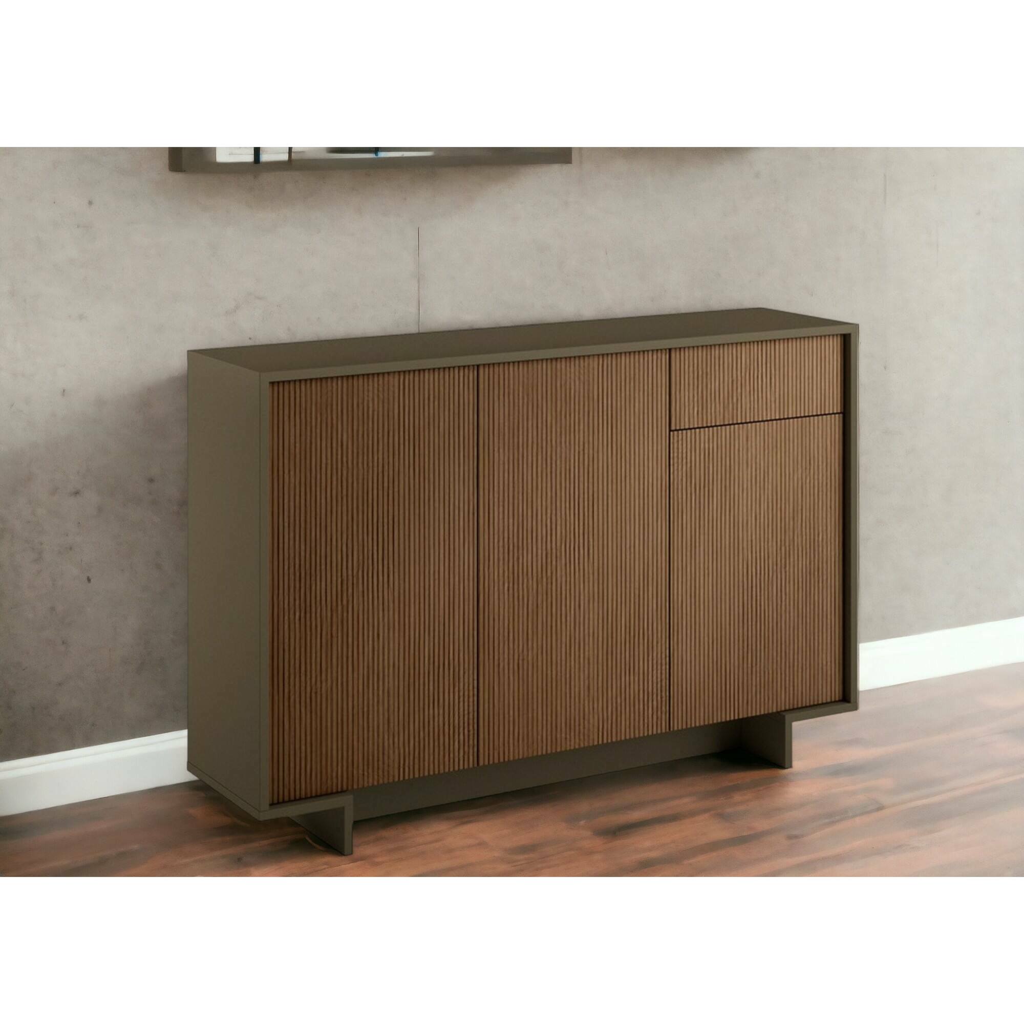 Credenza Dbakayok, Madia da salotto, Buffet da soggiorno a 3 ante e 1 cassetto, 100% Made in Italy, 134x35h87 cm, Marrone e Noce