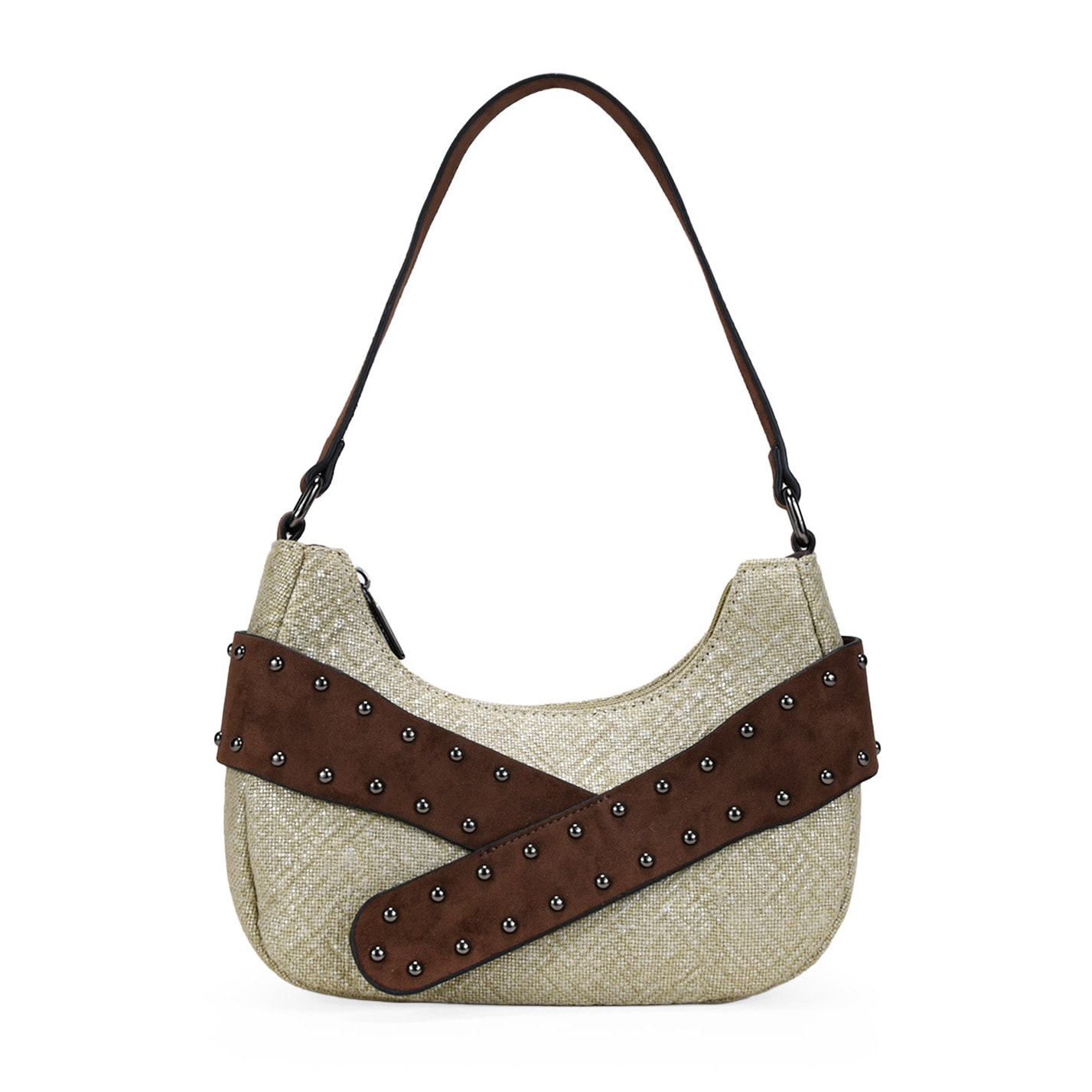 Bolso de hombro marrón en rafia con tachuelas