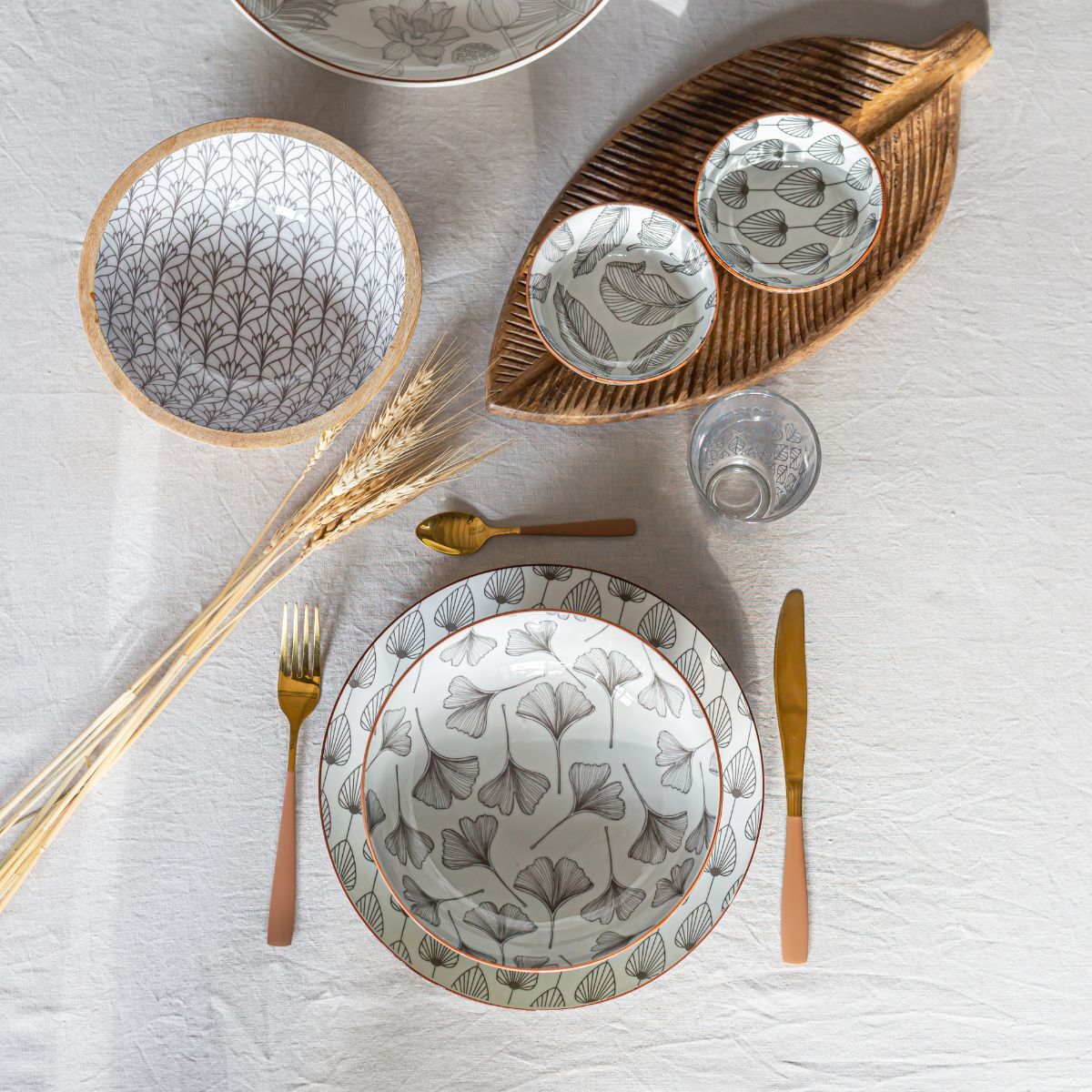 Lot de 6 grandes assiettes, SASEBO