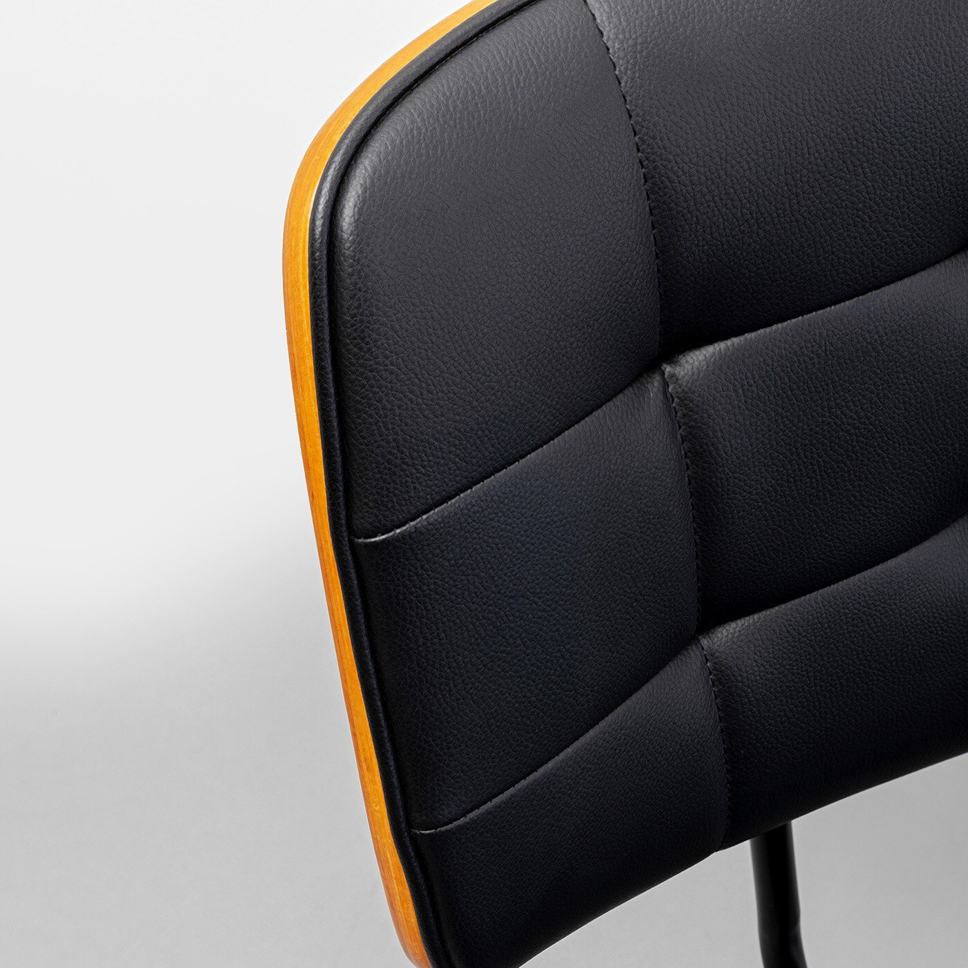 Chaise de bureau pivotante Nelly noire Kare Design