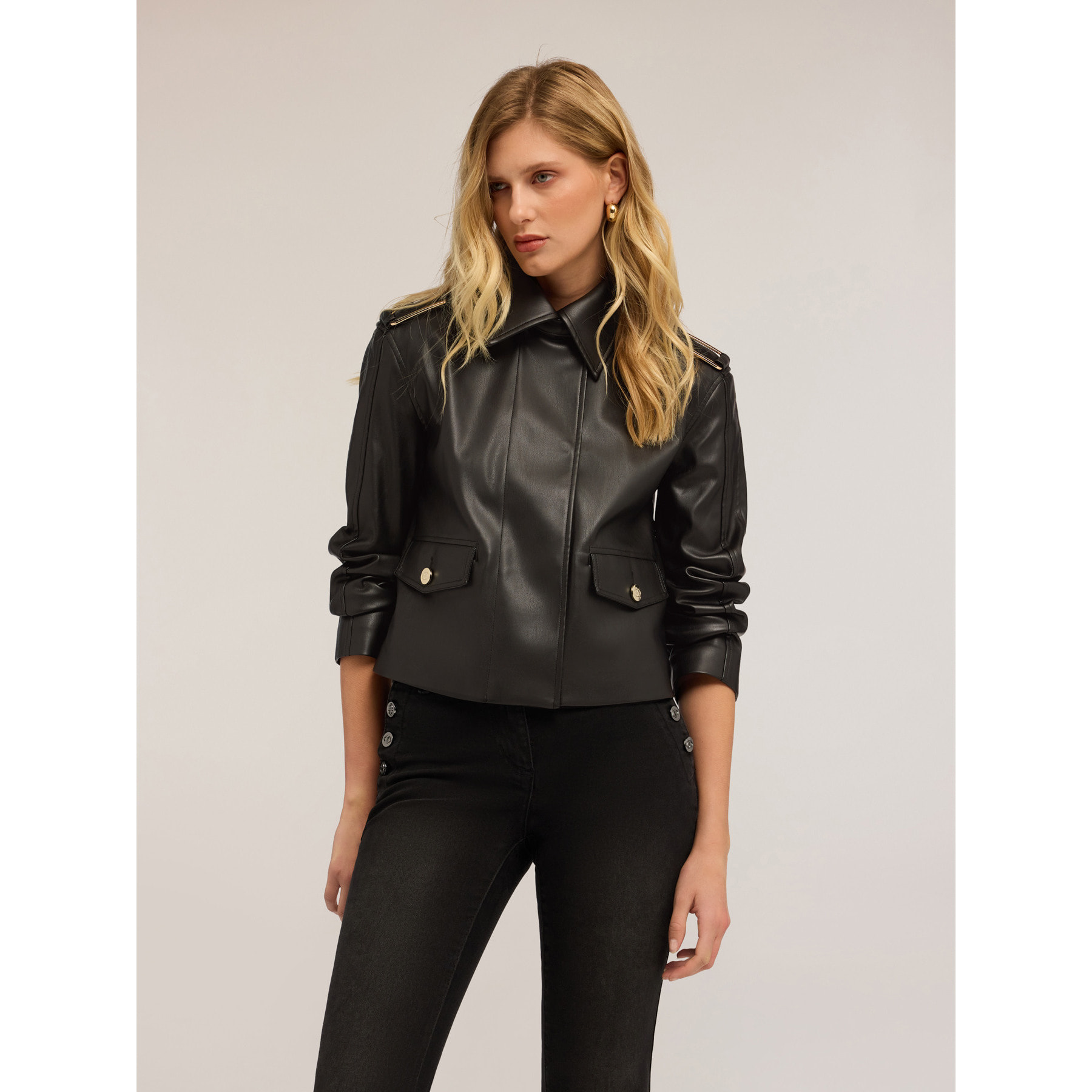 Motivi - Chaqueta con hebillas en los hombros - Negro