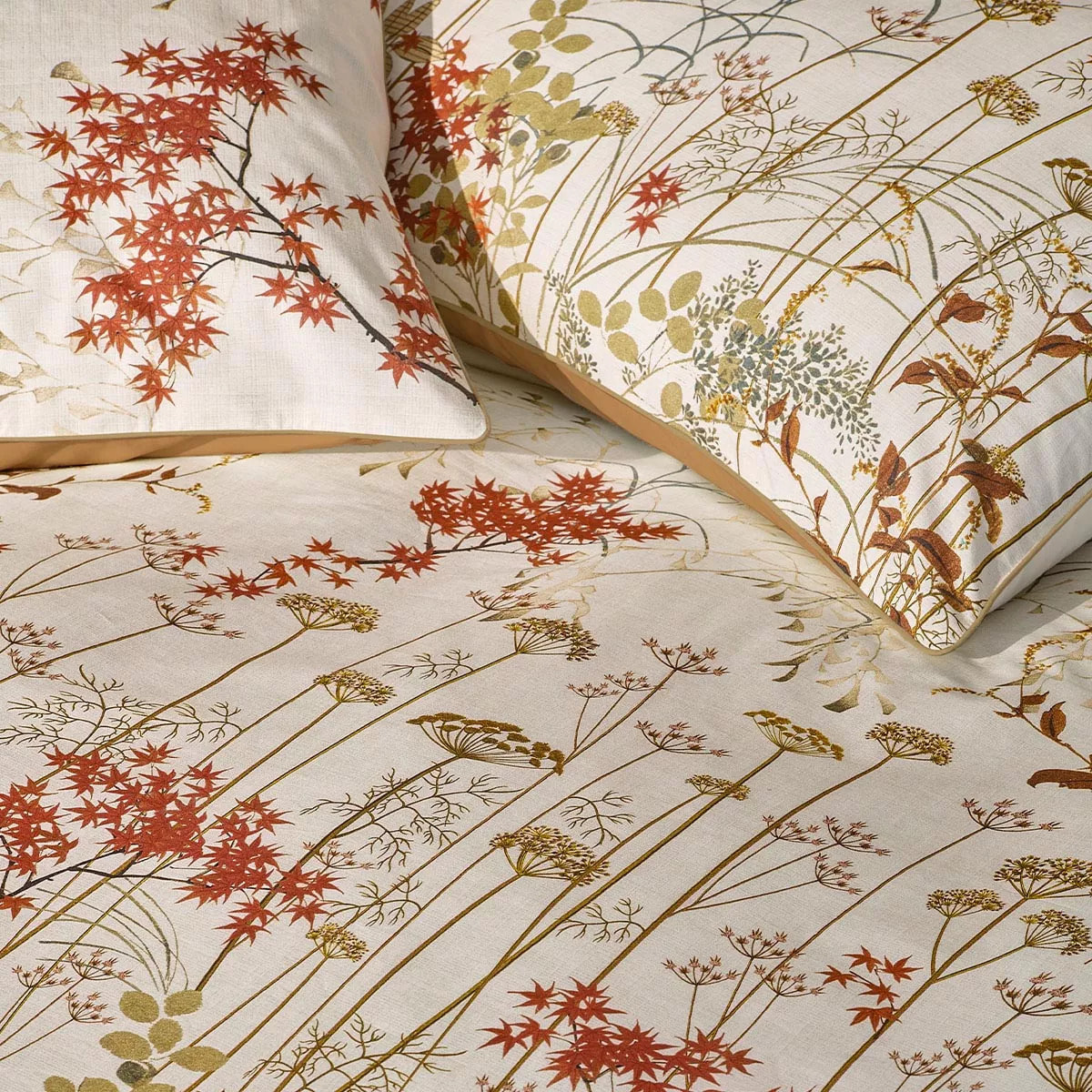 Lot h.couette +taies percale de coton 115 g/m² imprimé beige orange Erables beige