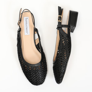 Ballerine slingback in simil pelle con tomaia bucherellata