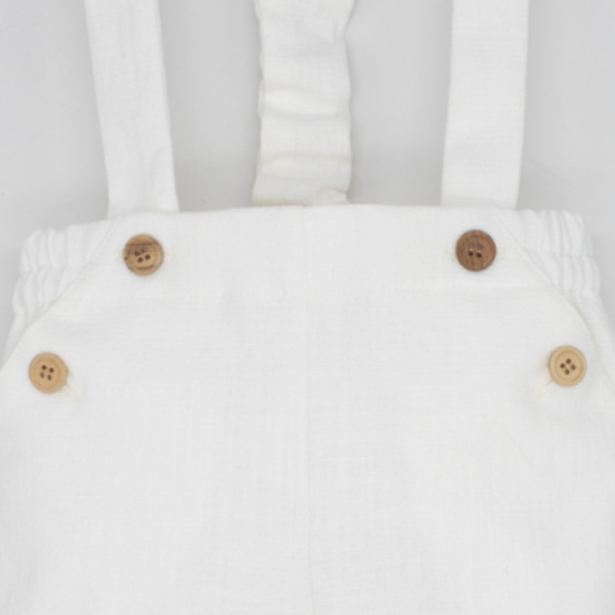 BERMUDA DE LINO STRETCH BLANCA CON TIRANTES