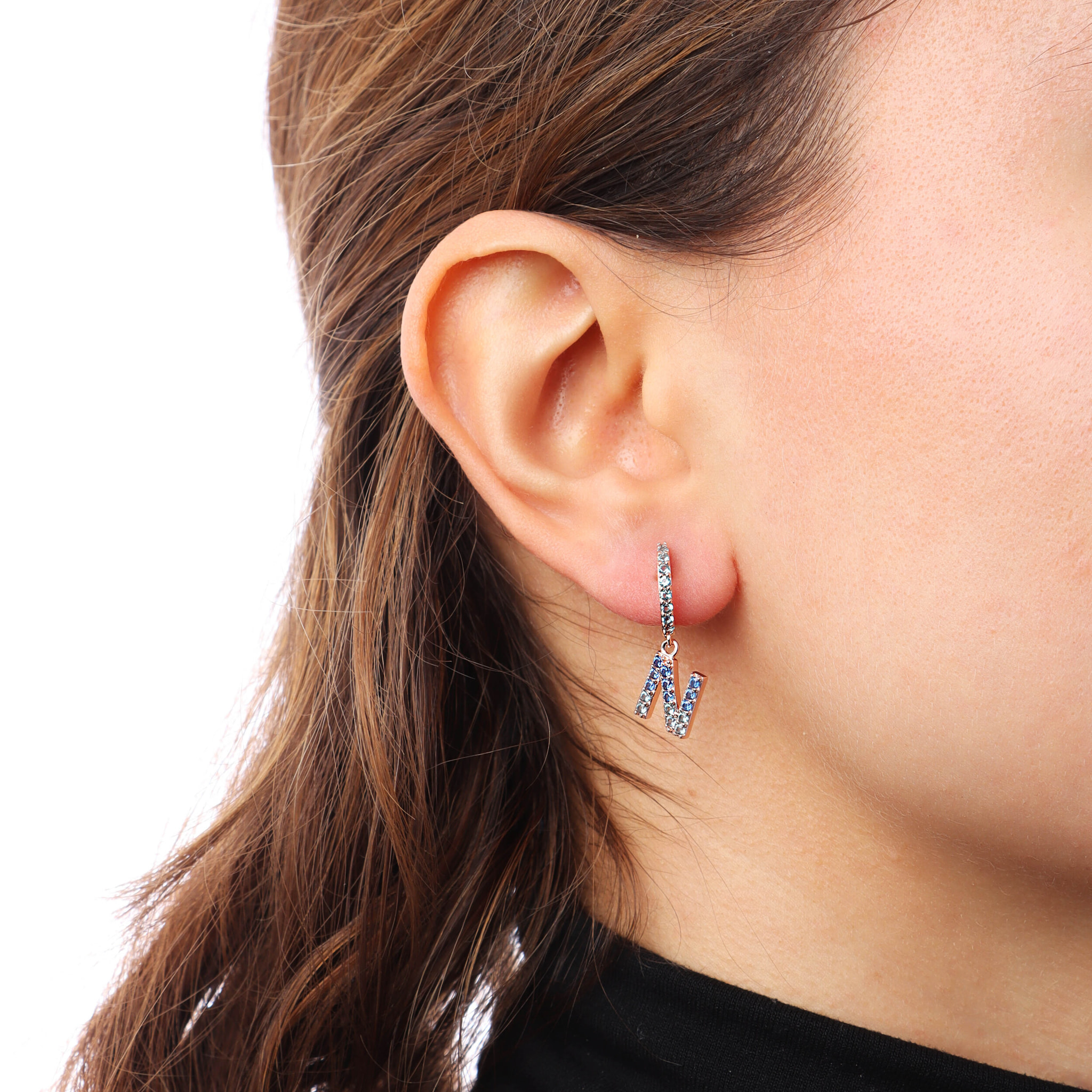 Orecchino Pendente con Lettera N in Pavé di Cubic Zirconia Blu