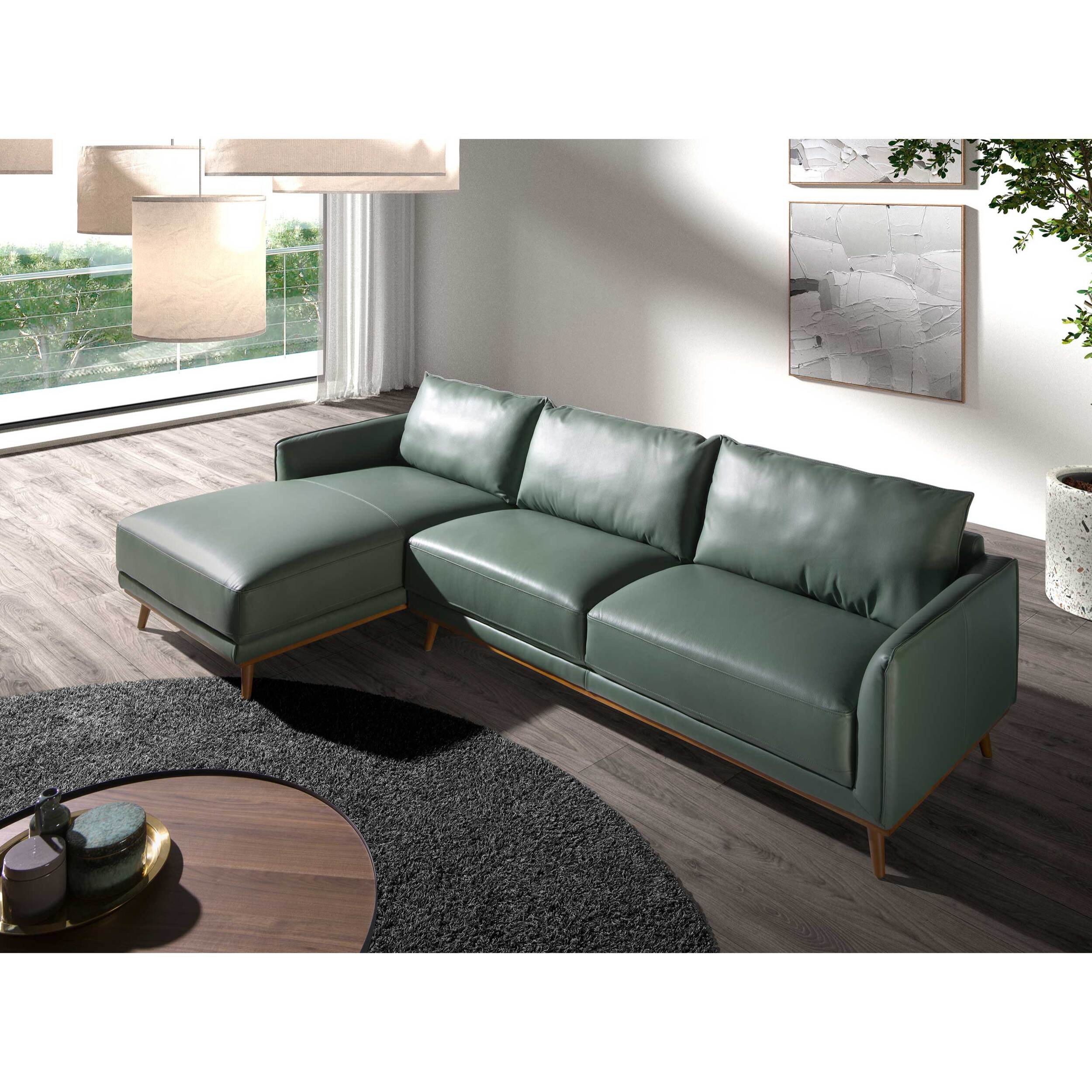 Sofá chaise longue izquierda de 5 plazas tapizado en piel de origen vacuno en verde patas de madera en miel 295x160x90cm