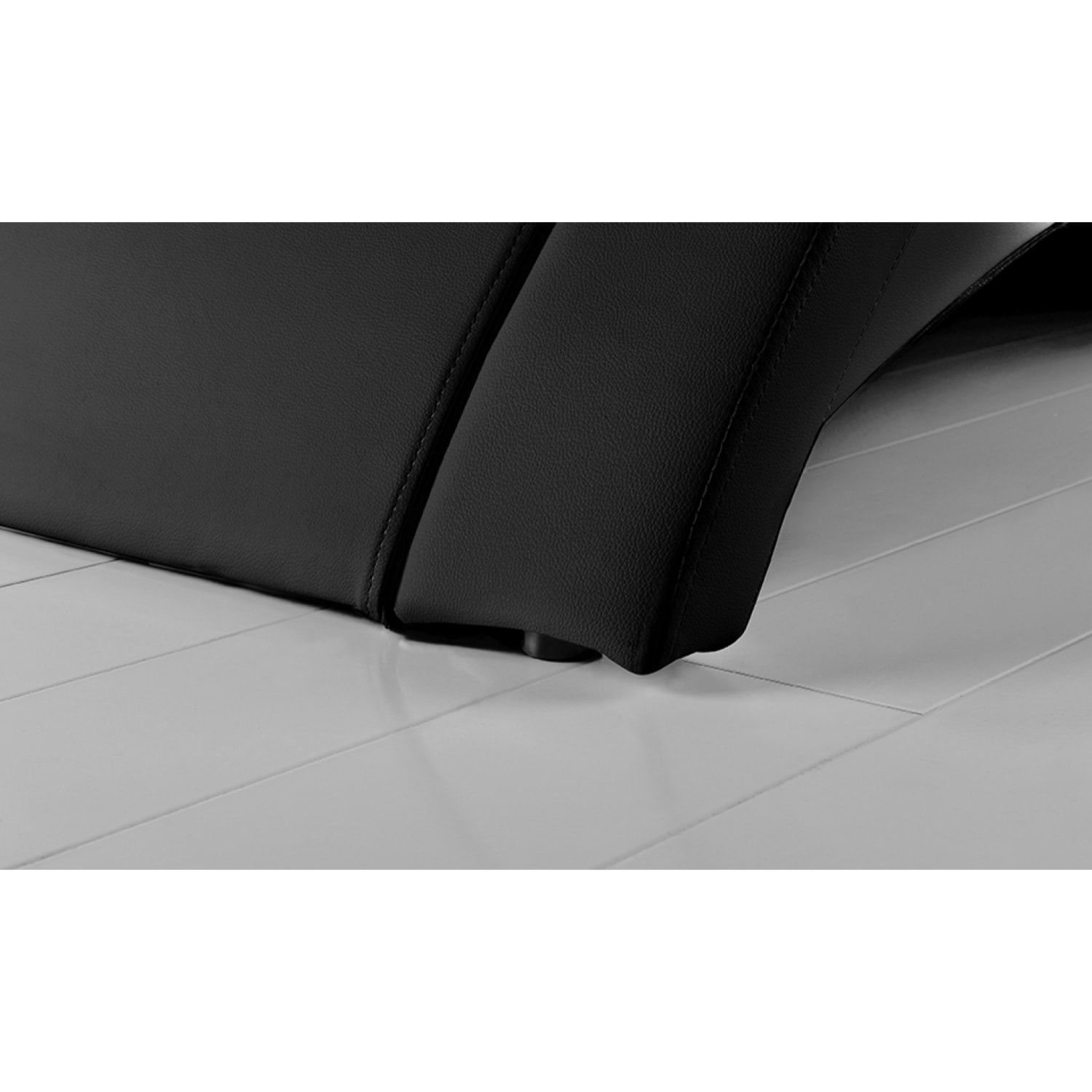 Cadre de lit avec LED 140 x 190 cm en PU noir JULIA