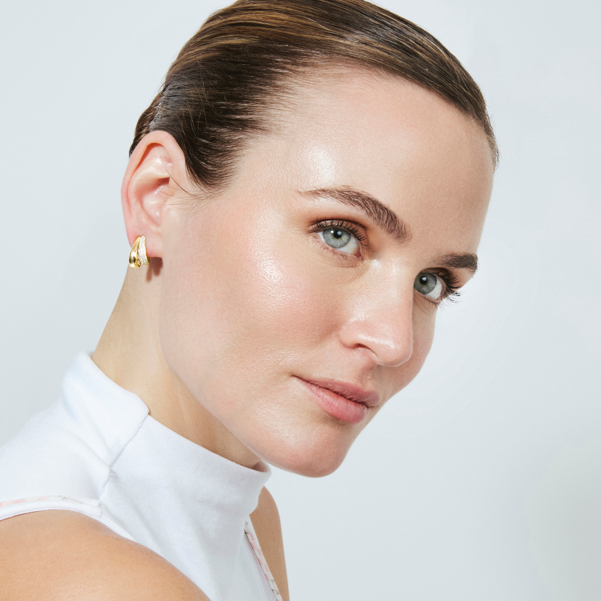 Pendientes Sadani acabado oro amarillo 18k