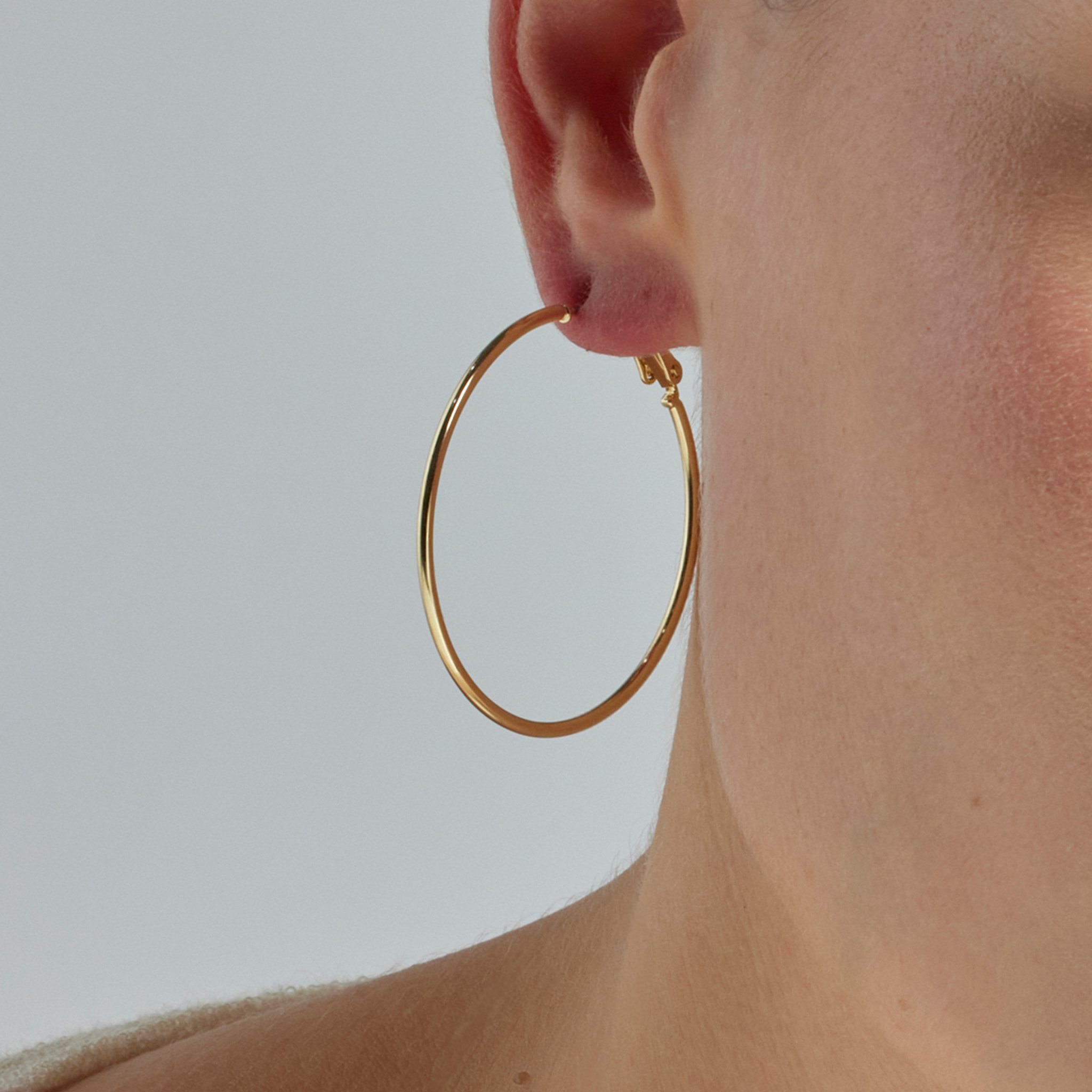 Pendientes de 30mm de diámetro acabado oro amarillo de 18k