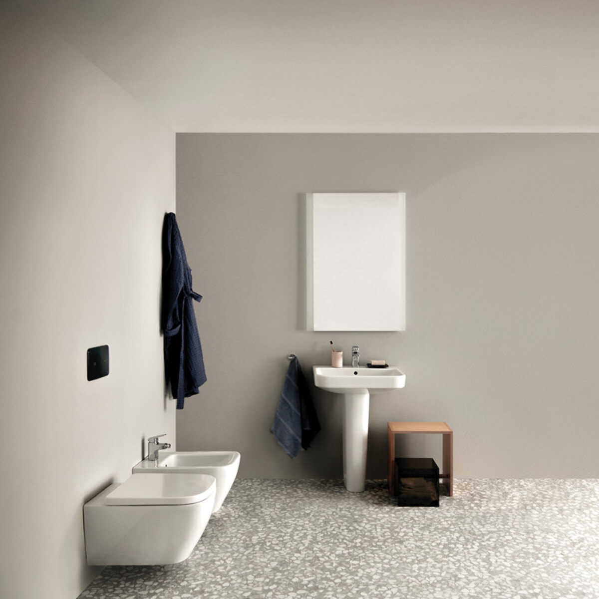 Pack bidet suspendu i.Life B + Bâti-support sol et mur IDEAL STANDARD