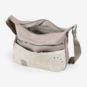 Bolso bandolera beige con cremalleras y tachas