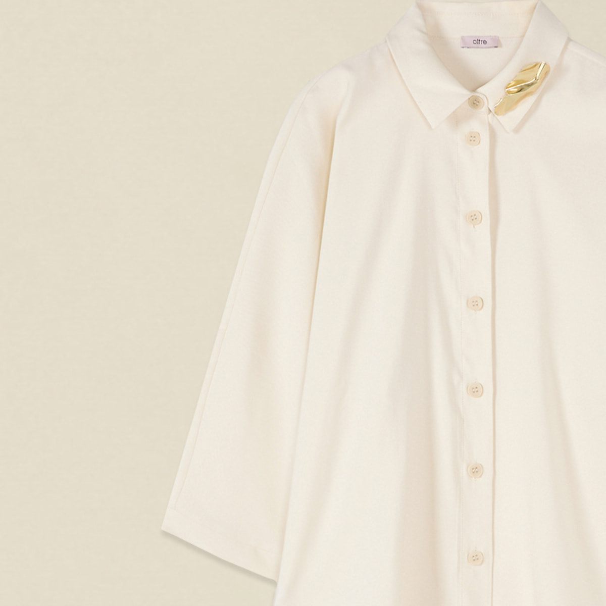 Oltre - Camicia misto viscosa con spilla metallica - Bianco