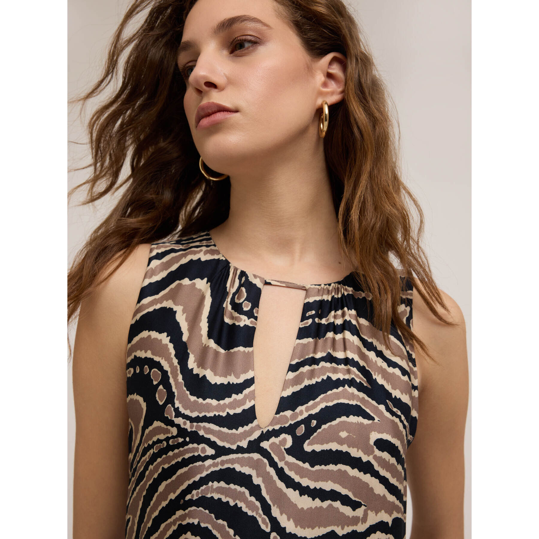 Motivi - Vestido largo de volantes estampado - Marrón