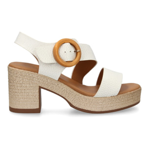 Sandalia de tacon para mujer diseño moderno elegante y comodo con tiras cruzadas en el talon.