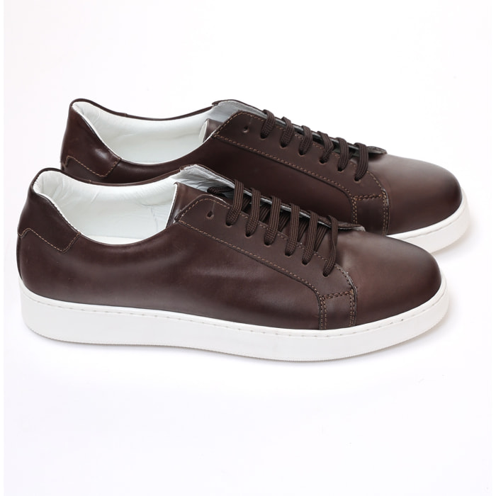 Sneakers stringate in pelle di vitello