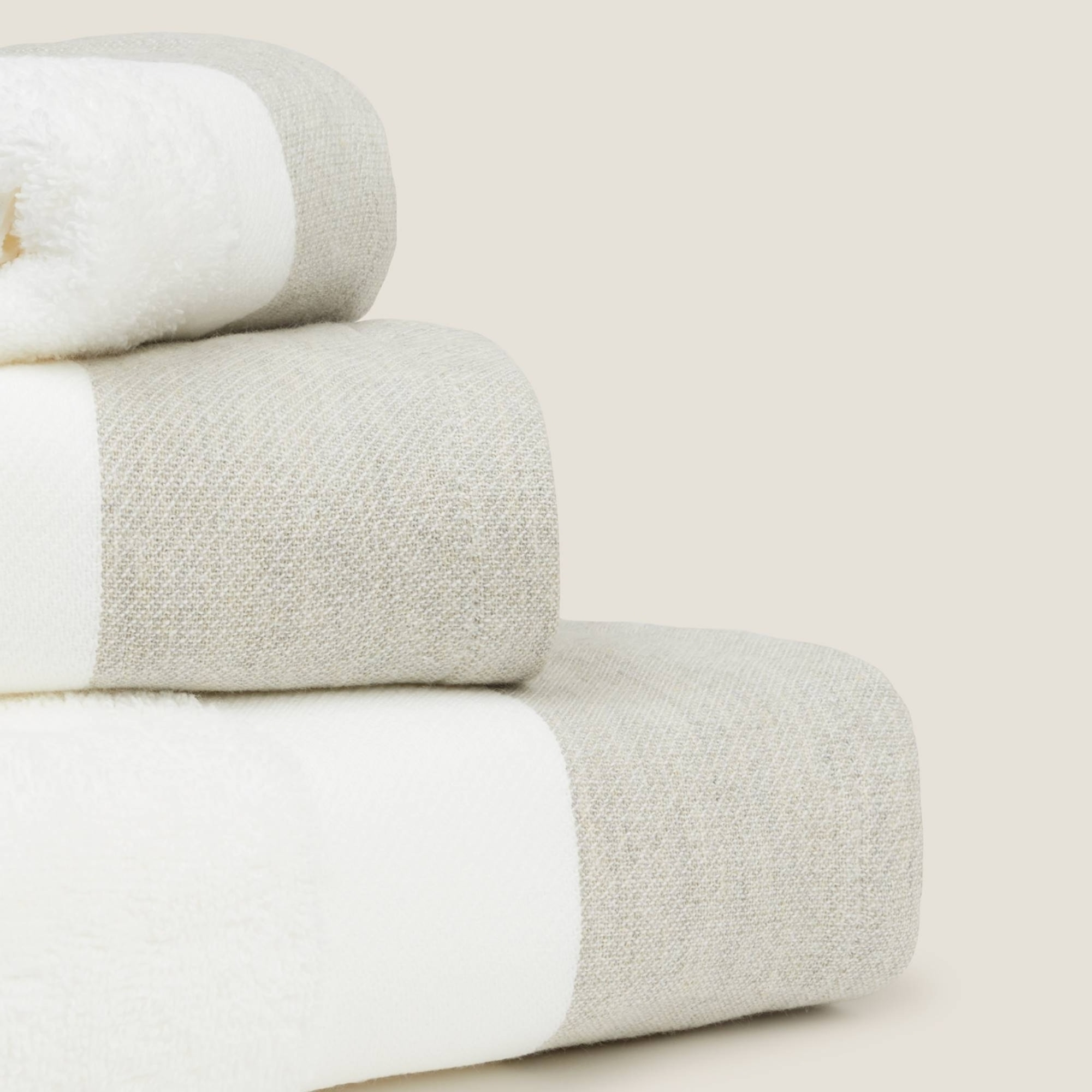 Toalla cenefa con lino Gairo color blanco 100% Algodón